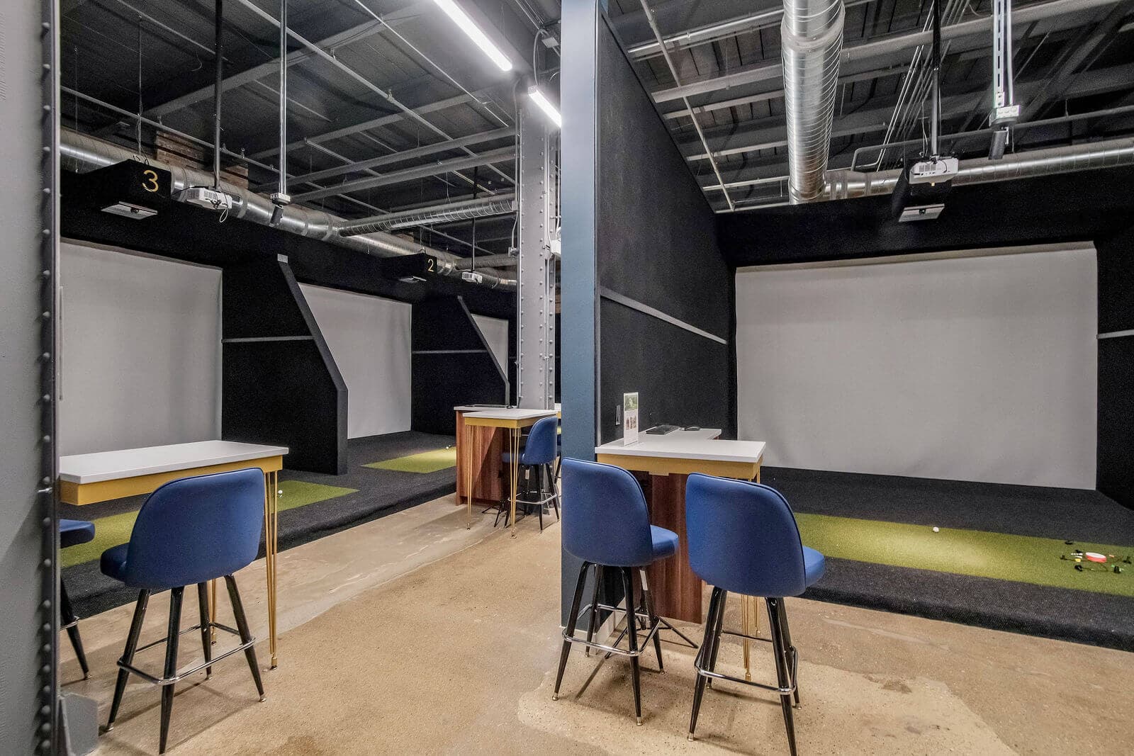 Goose Island Golf Club Trackman simulator facility